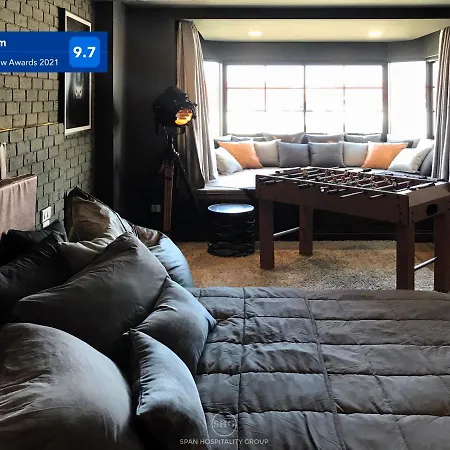 Stay In Style At Nimman R911
